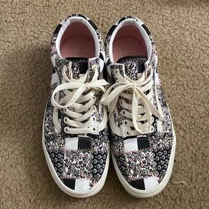 Vans - Women’s - Old Skool Shoes